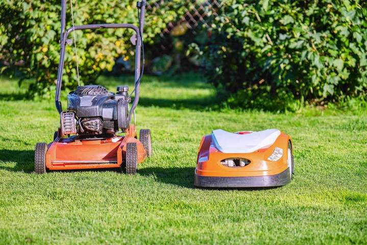 Tondeuses à gazon thermique et robot Baden